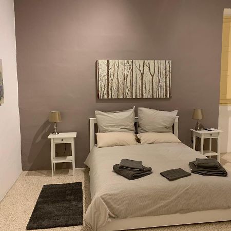 4 Bedroom Apartment In Sliema Near The Sea ภายนอก รูปภาพ
