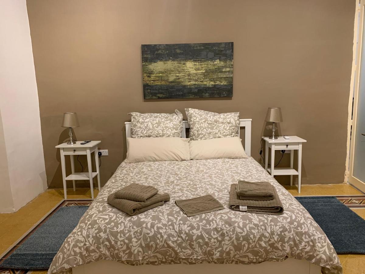 4 Bedroom Apartment In Sliema Near The Sea ภายนอก รูปภาพ