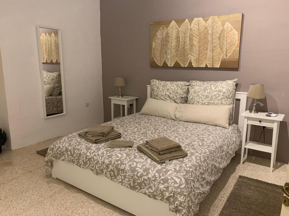 4 Bedroom Apartment In Sliema Near The Sea ภายนอก รูปภาพ
