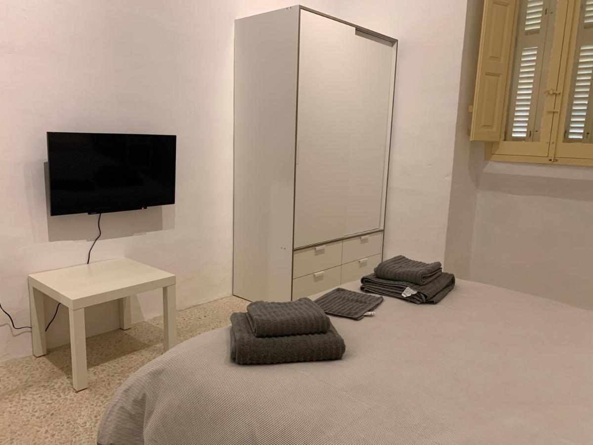 4 Bedroom Apartment In Sliema Near The Sea ภายนอก รูปภาพ