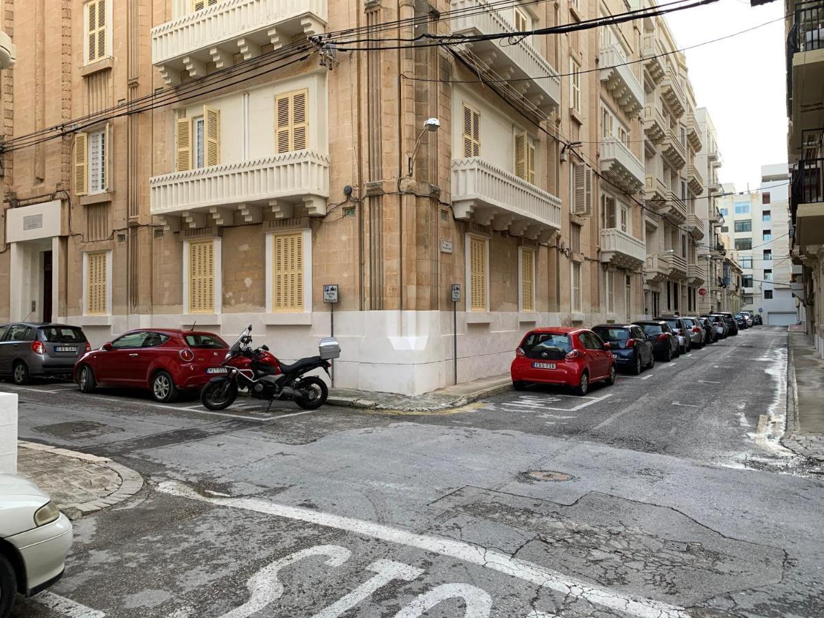 4 Bedroom Apartment In Sliema Near The Sea ภายนอก รูปภาพ